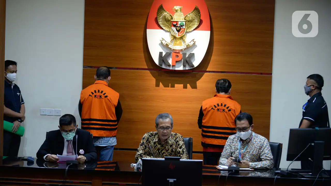 KPK Tunjukkan Tersangka Kasus Suap Saat Konferensi Pers
