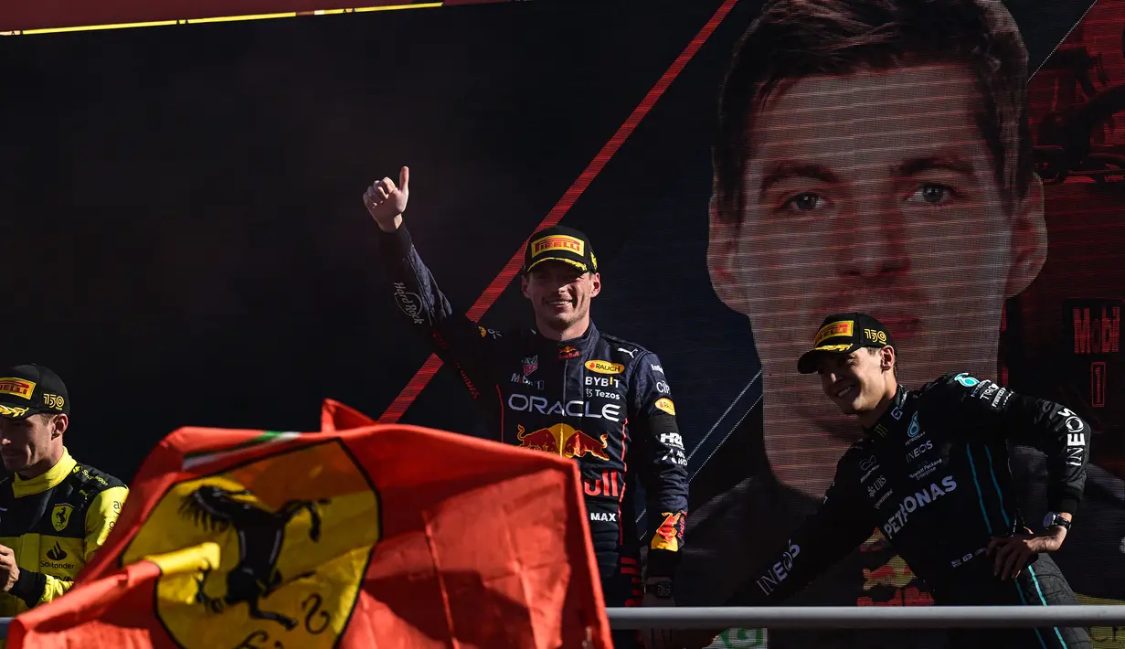 Dengan kemenangannya, Max Verstappen mencatatkan 5 kemenangan beruntun di musim balap 2022 dan makin mendekatkan dengan gelar juara dunia. (AFP/Miguel Medina)