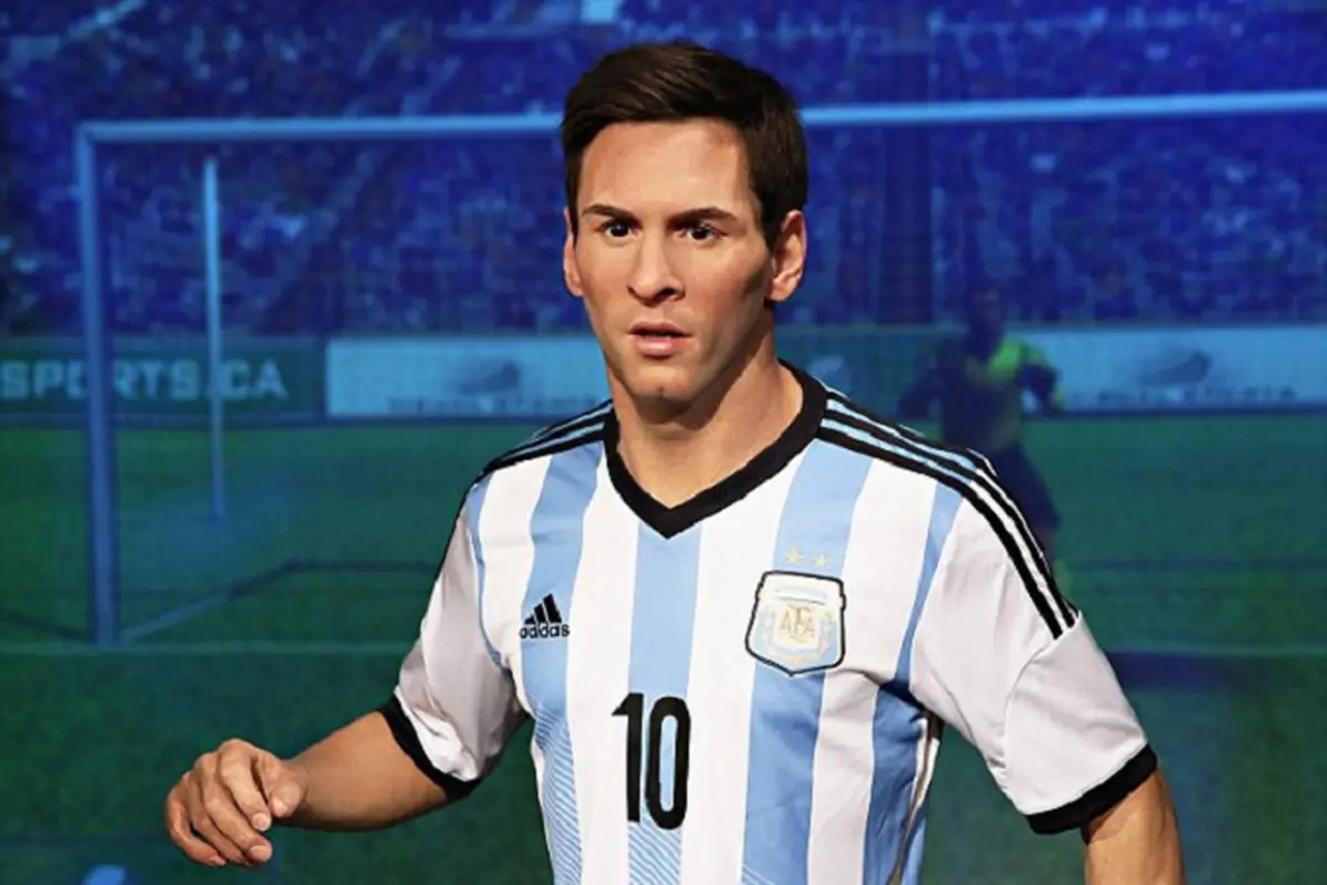 Patung lilin Lionel messi