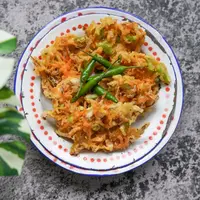 ilustrasi bakwan sayur/Aris Setya/Shutterstock