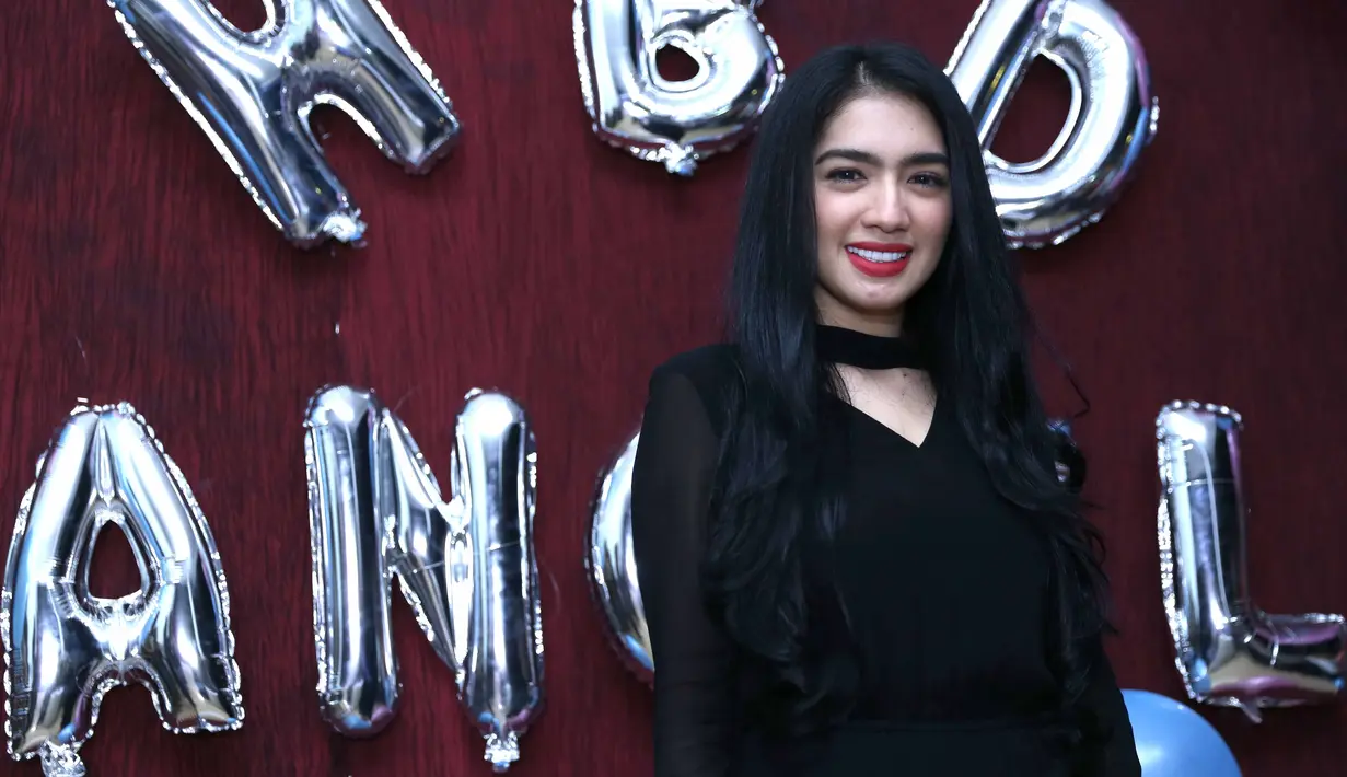 Angel Karamoy hingga kini masih belum mau membuka hati untuk pria yang mendekatinya. (Nurwahyunan/Bintang.com)