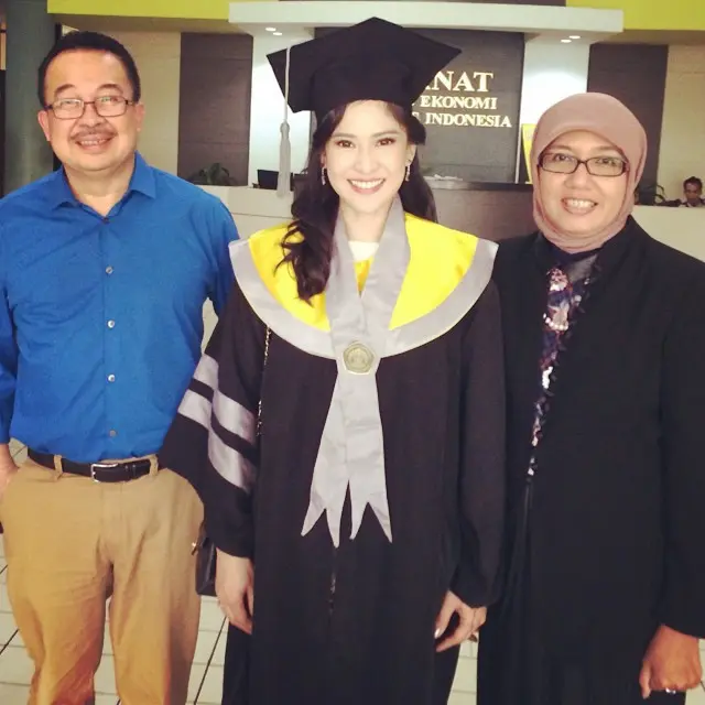 Potret Lawas Wisuda 6 Artis Lulusan Universitas Indonesia, Parasnya Curi Perhatian