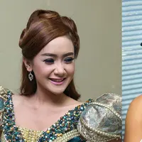 Cita Citata & Agnez Mo (Bintang.com)