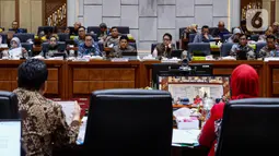 Rapat kerja tersebut membahas potensi defisit Dana Jaminan Sosial (DJS) Kesehatan tahun 2025. (Liputan6.com/Angga Yuniar)
