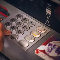 Ilustrasi ATM/https://unsplash.com/Eduardo Soares