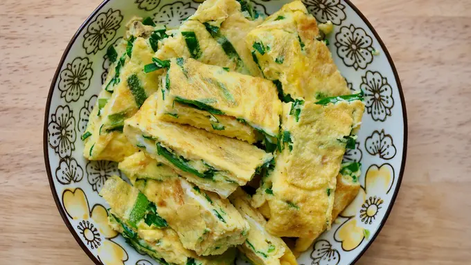 telur dadar daun kucai