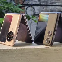 Perbandingan HP Layar Lipat Oppo Find N3 Flip dan Find N2 Flip. (Liputan6.com/Labib Fairuz)