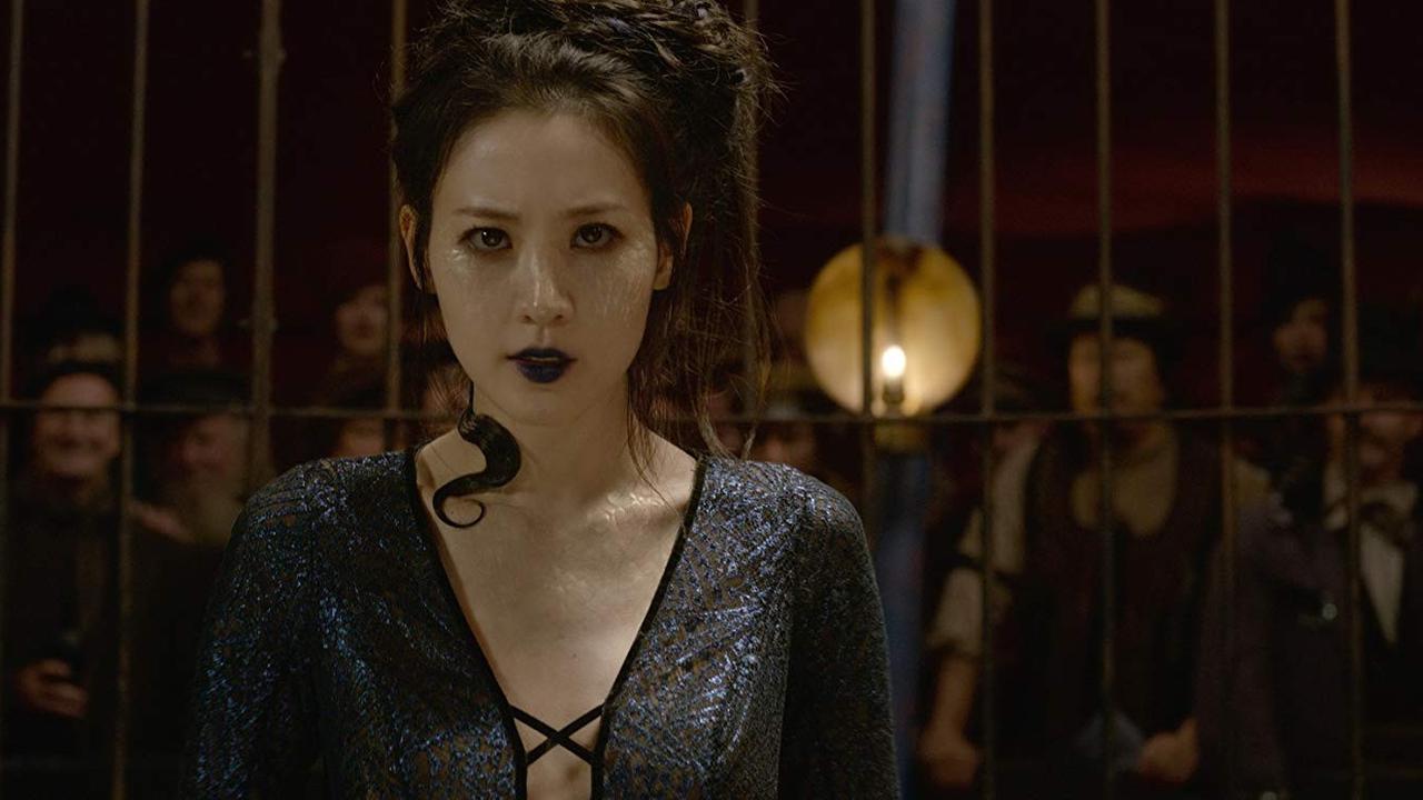 Claudia Kim sebagai Nagini dalam  Fantastic Beasts: The Crime of Grindelwald. (Warner Bros)