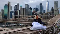 Derita Jembatan Brooklyn nan Ikonis karena Ulah Turis, Tisu Bekas hingga Kondom Penuhi Pagar