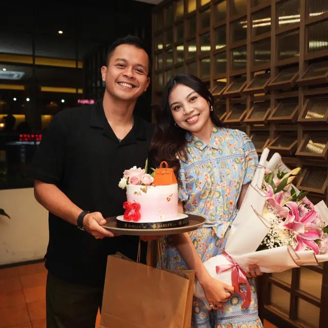 Sudah Putus dari Vinessa Inez, Ini 6 Potret Rio Alief Drummer NOAH dan Pacar Baru