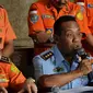 Kepala Basarnas Marsekal Madya TNI Henry Bambang Soelistyo mengatakan Basarnas kembali menemukan tiga jenazah dari pesawat AirAsia QZ8501, Jakarta, Rabu (31/12/2014). (Liputan6.com/Faisal R Syam)