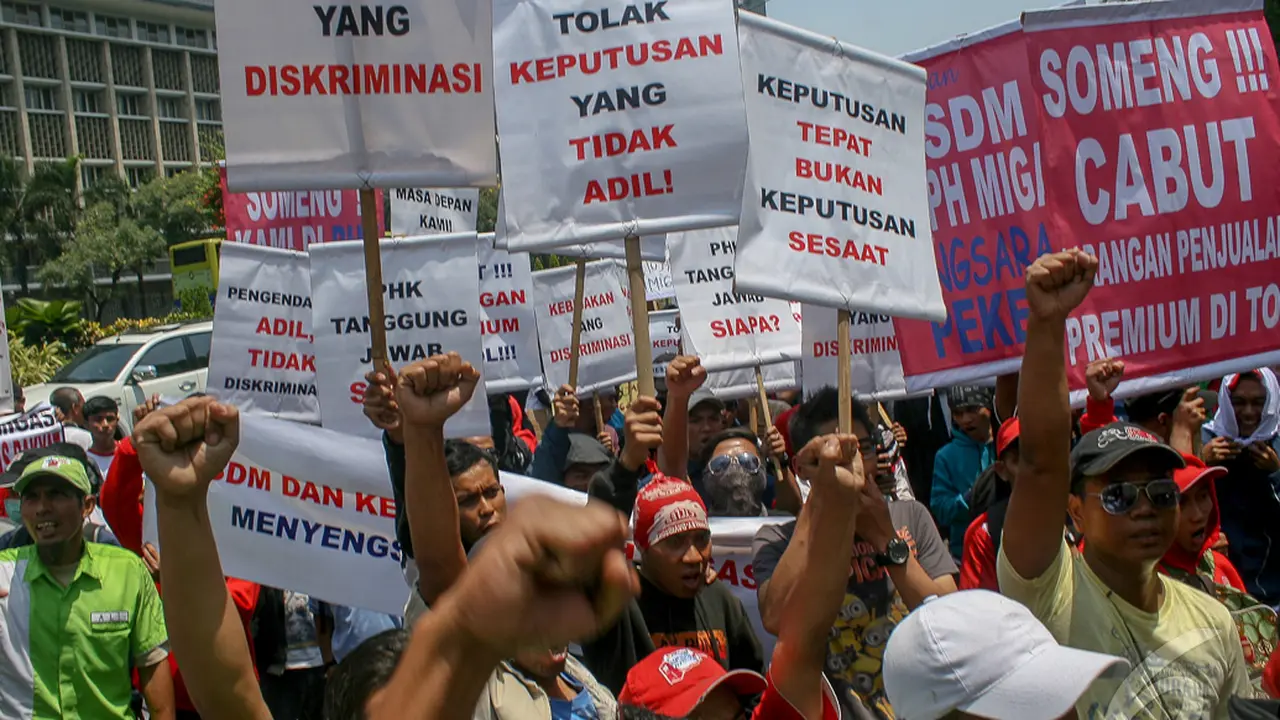  Ratusan Petugas SPBU Serbu Kementerian ESDM