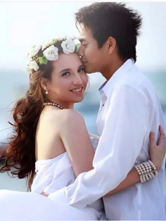 Lelaki kelahiran Banyumas, 18 Juli 1987 itu menikahi wanita berdarah Eropa, Michelle setelah menjalin kasih asmara selama 2,5 tahun. (dok. Instagram)