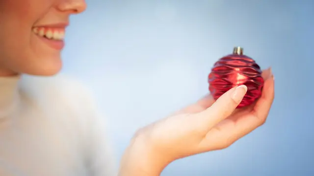 7 Hacks Ini Agar Aroma Parfum Awet Seharian (photo by freepik)