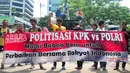 Komunitas Masyarakat Pecinta Kedamaian Indonesia Hakiki (KMP-KIH) menggelar aksi damai di depan gedung KPK, Jakarta, Jumat (27/3/2015). Aksi mereka untuk mendukung pencalonan Komjen Badrodin Haiti sebagai Kapolri.(Liputan6.com/Yoppy Renato)