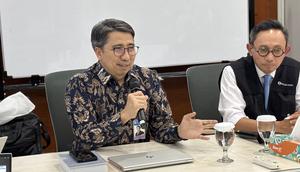 Kepala Departemen Kebijakan Makroprudensial Bank Indonesia, Solikin M. Juhro, dalam Taklimat Media mengenai kondisi ekonomi global, di Kantor Bank Indonesia, Senin (22/12/2025). (Liputan6.com/Tira)