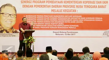 Menteri Koperasi dan UKM Puspayoga memberikan sambutan pada acara sinergi program pembiayaan Kementerian Koperasi dan UMK dengan pemerintah daerah Provinsi Nusa Tenggara Barat, Lombok, Jumat (12/5). (Liputan6.com/Angga Yuniar)