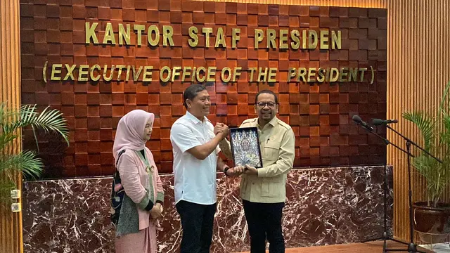 Serah terima jabatan (sertijab) Kepala Staf Kepresidenan (KSP) dari Anto Mukti (AM) Putranto ke Muhammad Qodari.
