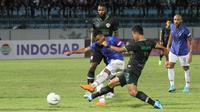 Duel PSIS Semarang Vs Kalteng Putra pada babak penyisihan Grup C Piala Presiden 2019, di Stadion Moch Soebroto, Magelang, Minggu (10/3/2019). (Bola.com/Vincentius Atmaja)