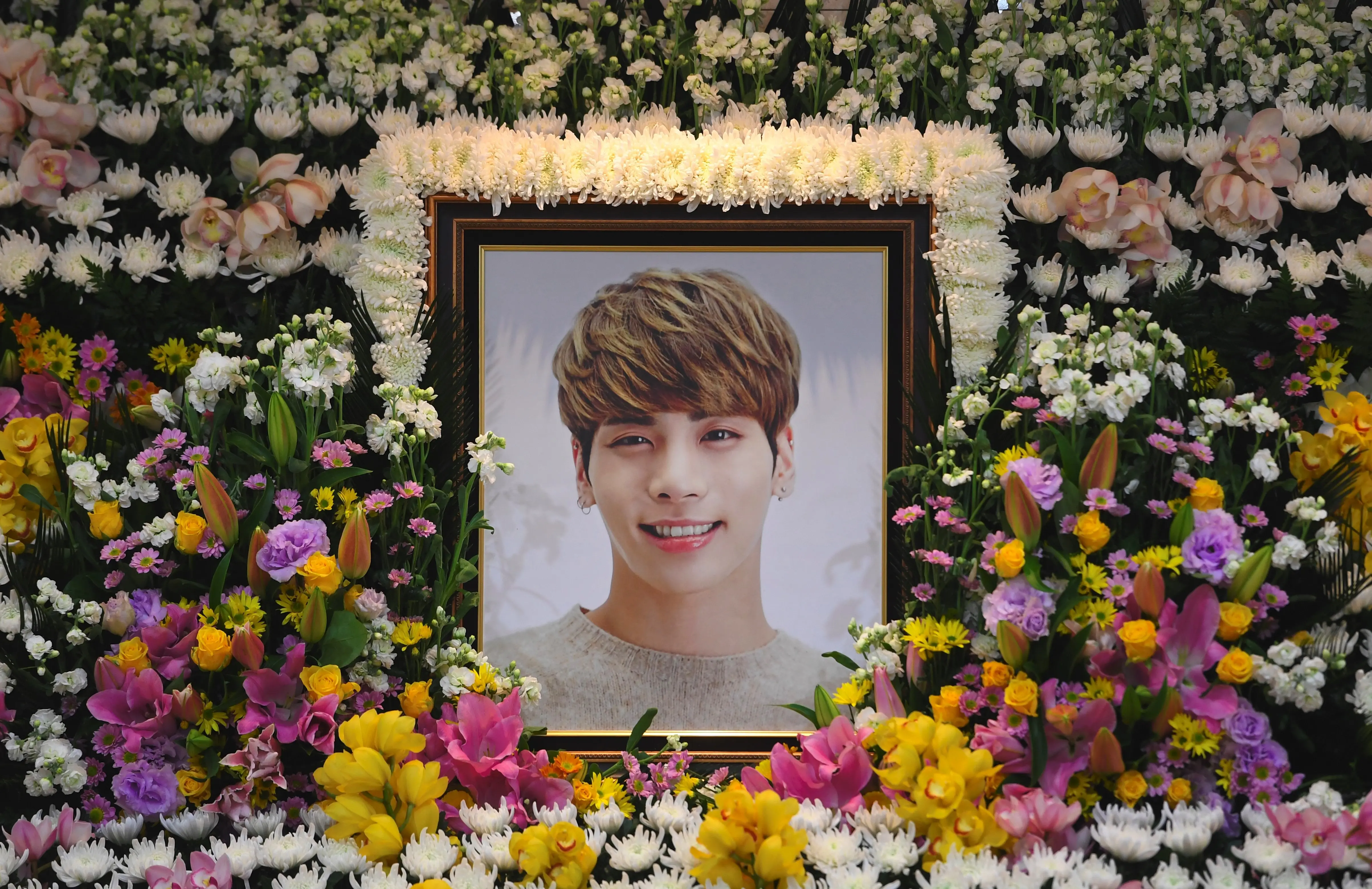 Belakangan ini, mata publik sedang tertuju pada kabar meninggalnya Jonghyun SHINee. (CHOI Hyuk/pool/AFP)