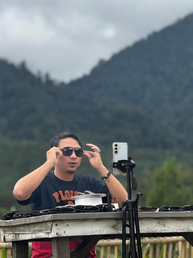 6 Potret Terbaru Tiga Personel Grup Lawak Bajaj, Melki dan Isa Pilih Bidang Kuliner