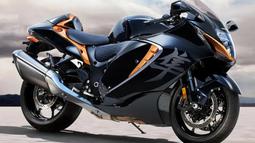 Dengan tenaga dan performa yang fantastis sekaligus fenomal, pengenalan Suzuki Hayabusa ke pasar pada tahun 1999 merupakan peristiwa yang monumental dengan rekor kecepatan tertinggi mencapai 312 km/jam. Hal yang lebih menariknya lagi adalah motor dengan tenaga mencapai 197 Hp ini, Suzuki dapat membuatnya menjadi motor yang dapat dikendarai sehari-hari dengan menyenangkan. (Source: luxe.digital)