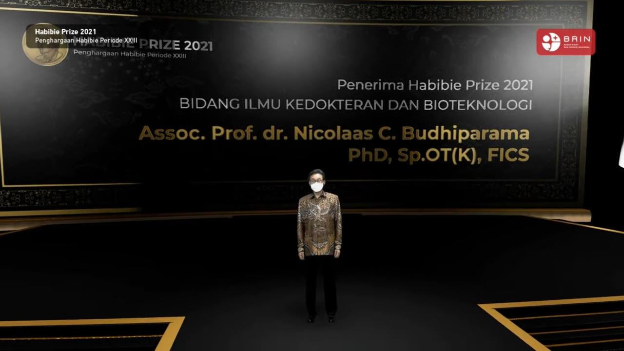 Nicolaas C Budhiparama, dokter spesialis bedah ortopedi dan traumatologi, yang menerima penghargaan Habibie Prize 2021