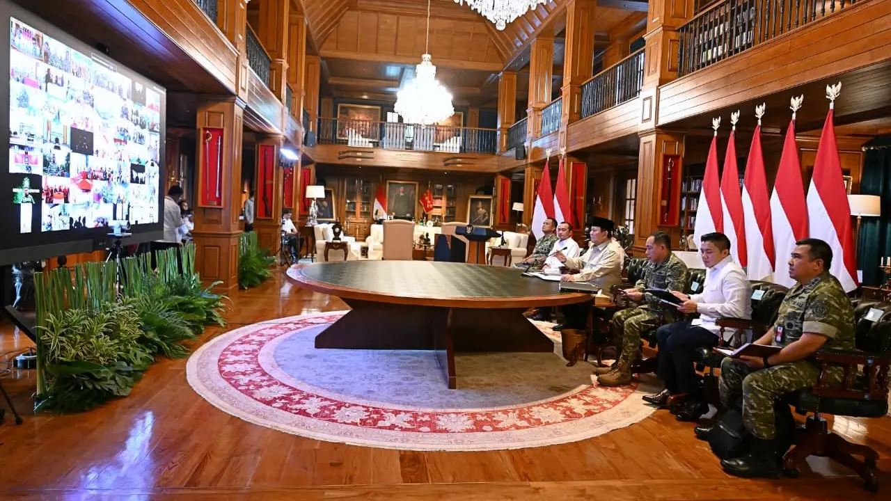Presiden Prabowo Subianto meresmikan 218 jembatan di berbagai daerah di Indonesia melalui  video conference. Di mana, juga sempat mendengarkan laporan dari KSAD.