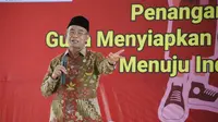 Menko PMK Muhadjir Effendy dalam seminar gizi bertajuk 'Pemetaan Masalah dan Solusi Penanganan Stunting Guna Menyiapkan Generasi SDM Unggul Menuju Indonesia Emas' di RSUD Ulin, Banjarmasin, Kalimantan Selatan, Sabtu (8/2/2020). (Dok Kementerian Koordinator Bidang Pembangunan Manusia dan Kebudayaan)