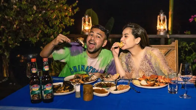 7 Momen Mesra Raffi Ahmad dan Nagita Slavina Liburan di Sumba, Romantis