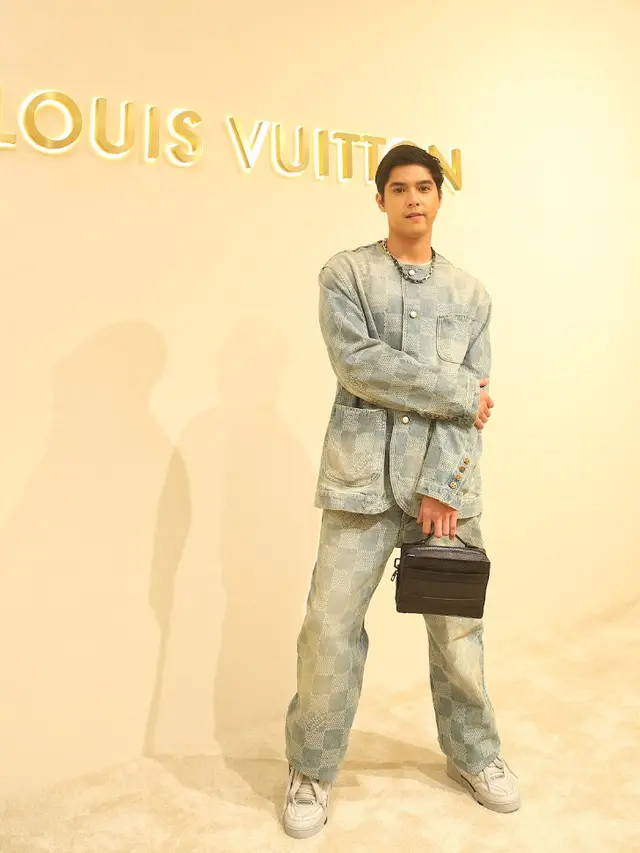 Al Ghazali di acara Louis Vuitton. [Adrian Putra/Fimela]