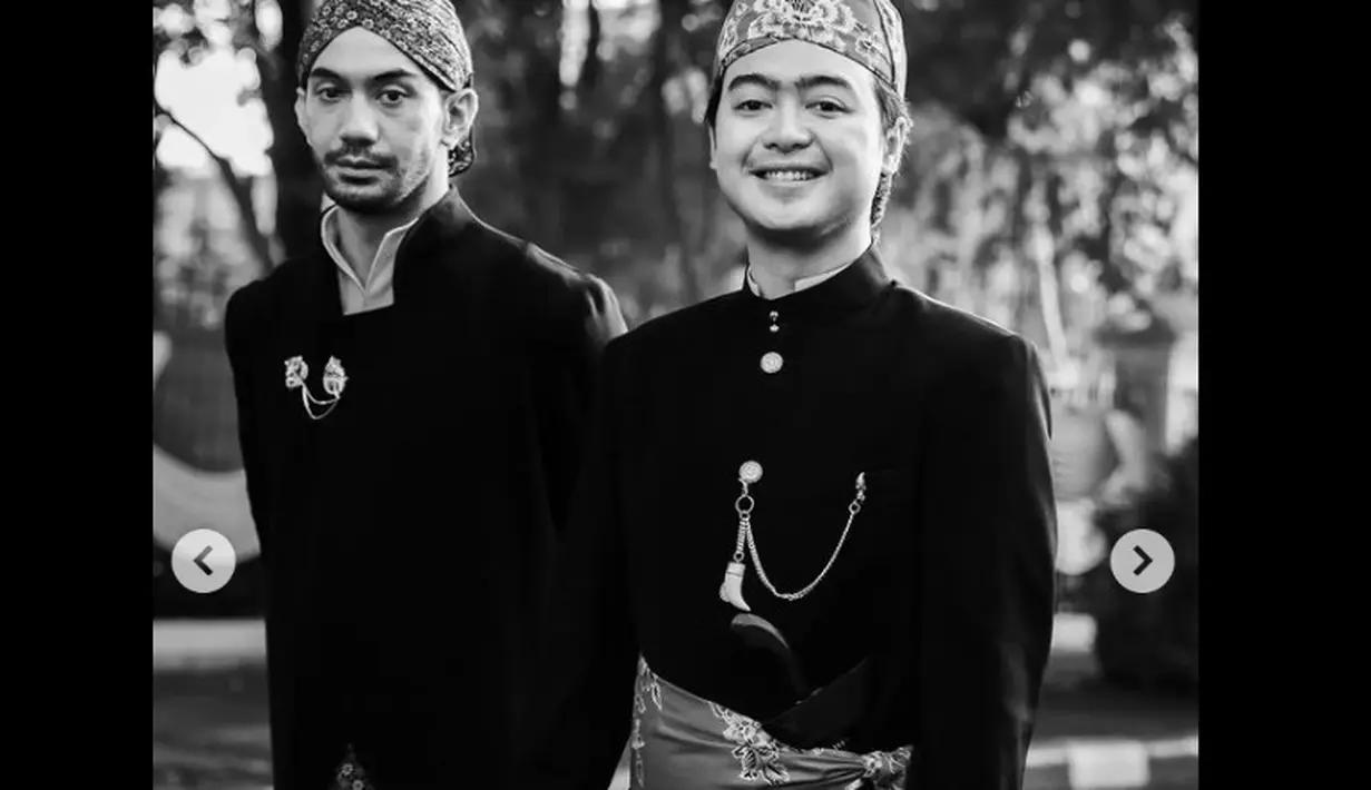 Reza Rahadian berpose bersama Arya Ibrahim. (Foto: Arman Febryan via hagaipakan on Instagram)