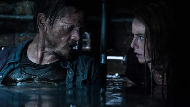 Crawl (Paramount Pictures)