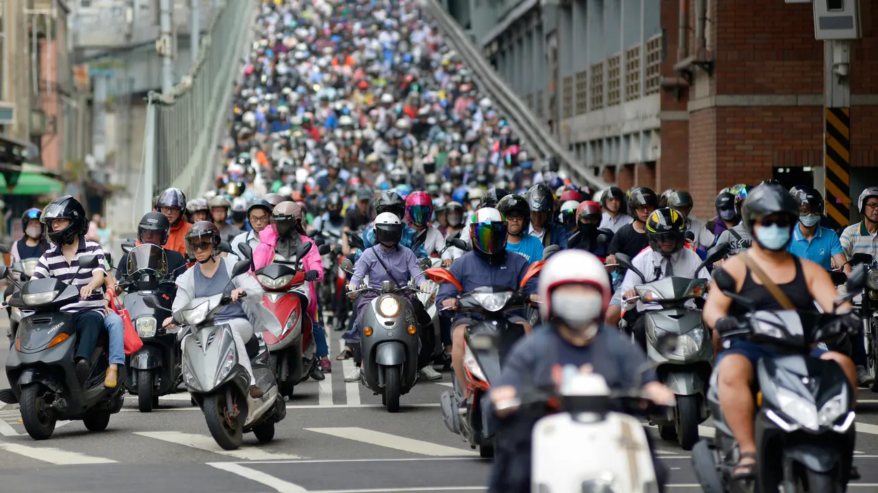 Sempat Viral, Begini saat Ribuan Pemotor Matik Banjiri Jembatan Taipei