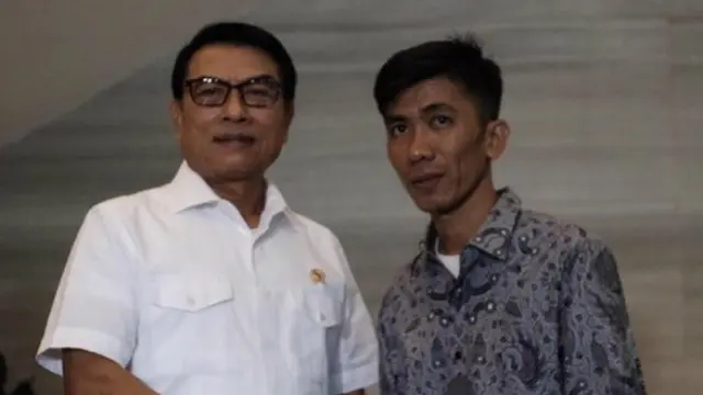 Kepala Staf Kepresidenan Moeldoko mengundang montir yang membuat pesawat bernama Chaerul ke kantornya.