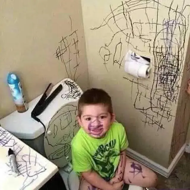 10 Aksi Absurd Bocah yang Buat Rumah Berantakan Ini Bikin Kesal