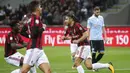 Gelandang AC Milan, Ricardo Rodriguez, melakukan selebrasi usai mencetak gol ke gawang SPAL pada laga Serie A Italia di Stadion San Siro, Rabu (20/9/2017). AC Milan menang 2-0 atas SPAL. (AP/Antonio Calanni)