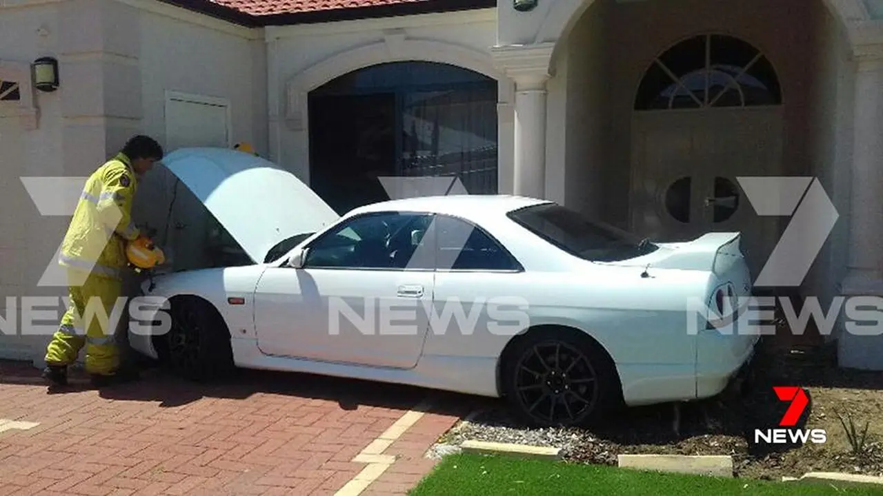 Nissan Skyline Tertabrak