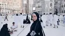 Niki nampaknya sangat bahagia ketika bertemu hari yang suci ini. Di hari terakhir puasa, Niki yang kembali berpisah dengan bulan Ramadan di tahun ini, juga mengunggah sebuah fotonya mengenakan hijab. (Instagram/Nikitawillyofficial94)
