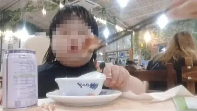 Viral video anak dipaksa Mukbang oleh orangtua