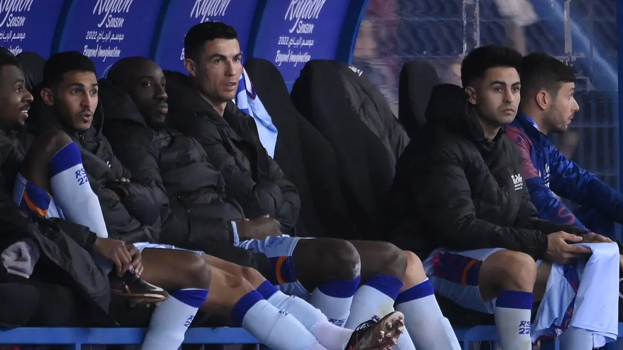 Senyum Cristiano Ronaldo Raih Man of the Match di Laga PSG vs Riyadh All Star