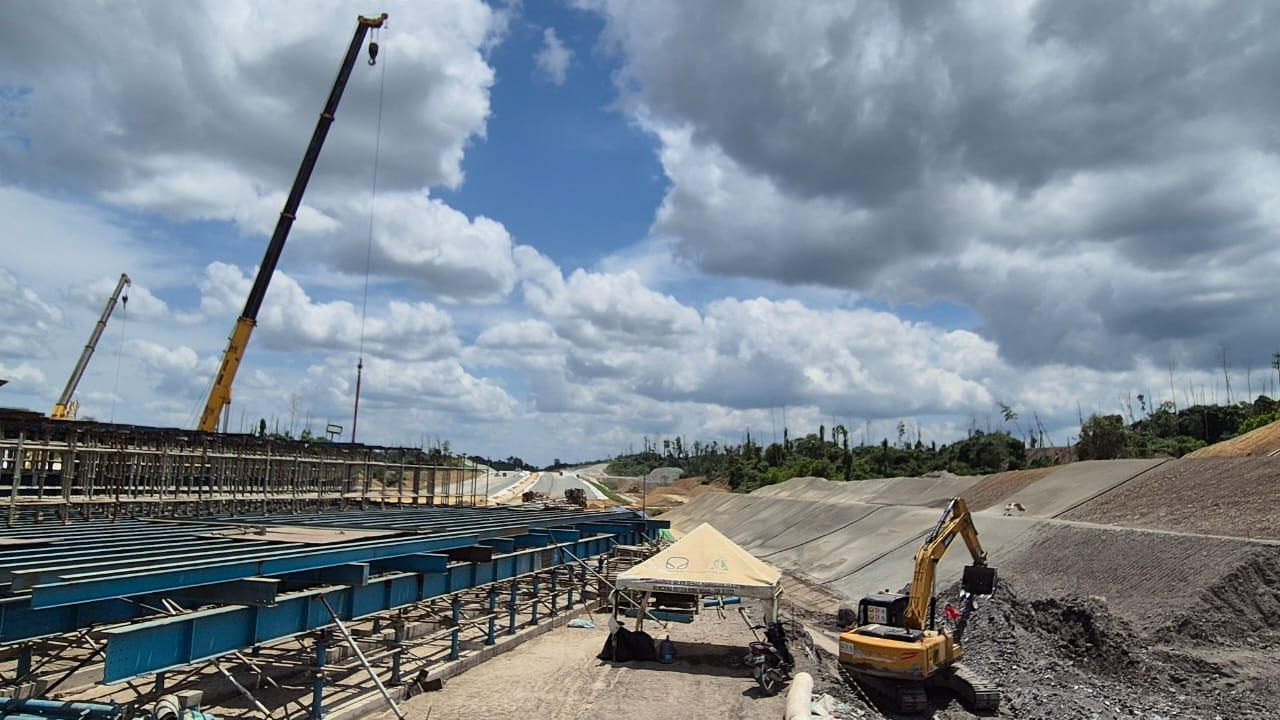 Proyek pembangunan Jalan Tol IKN Seksi 6B Outer Ring Road-Simpang ITCHI, dan Akses Tol IKN Seksi 6C Simpang ITCHI-Simpang 1B Sumbu Kebangsaan Sisi Timur. (Dok Kementerian PUPR)