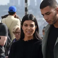 Younes Bendjima sepertinya masih kesulitan untuk move on dari Kourtney Kardashian. (Life & Style)