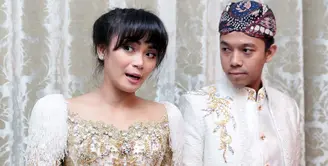 Beberapa hari jelang hari pernikahannya, Sheza Idris dan kekasihnya, Surya Ibrahim melakukan fitting baju pengantin. Keduanya menjalani fitting baju di Rumah Mode HengkyKawilarang di kawasan Tebet, Jakarta Selatan. (Deki Prayoga/Bintang.com)