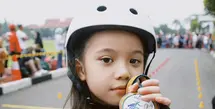 Gempita Nora Marten atau Gempi anak Gading Marten dan Gisel kembali menjadi sorotan.  Belum lama ini, Gempi ikut kejuaraan sepatu roda tingkat nasional di Bandung. Berikut potretnya. [Instagram/gadiiing]