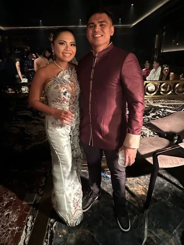 Felicia Hutapea Kenakan Cheongsam saat Upacara Sangjit Kedua Saudara Laki-lakinya. [@feliciahutapeaaa]