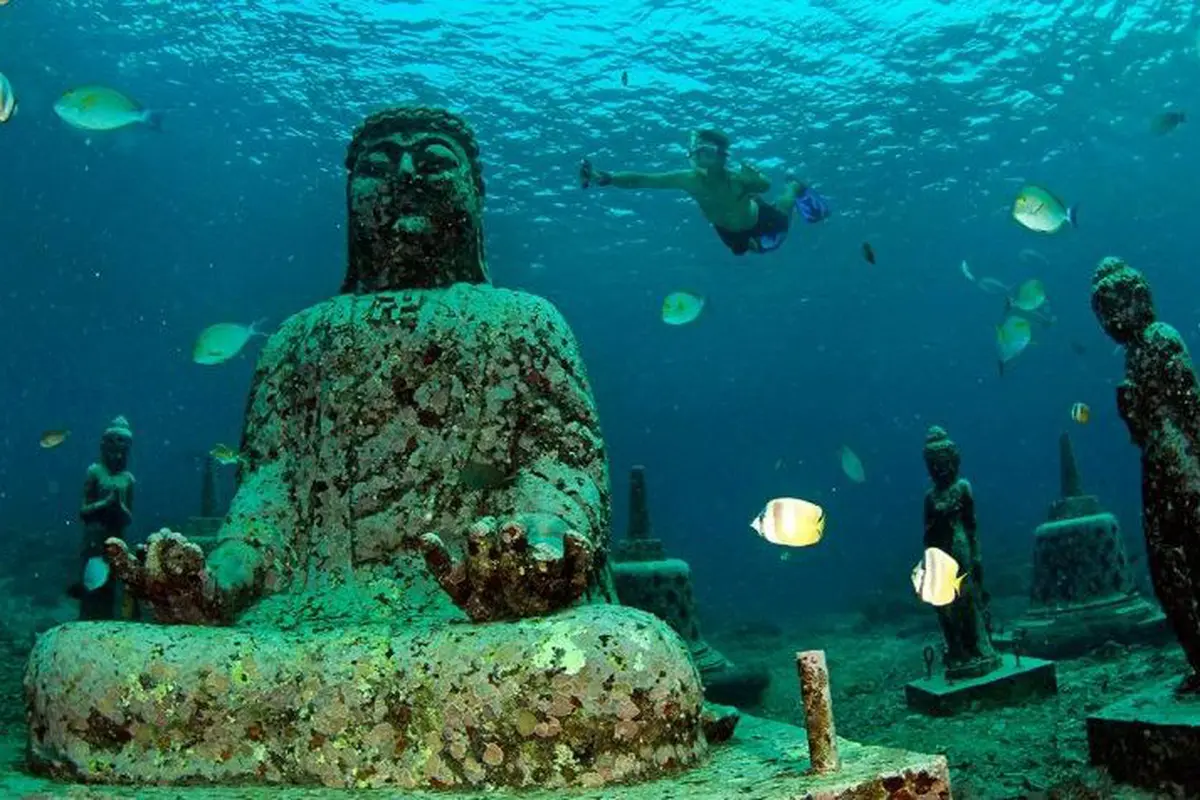 candi unik