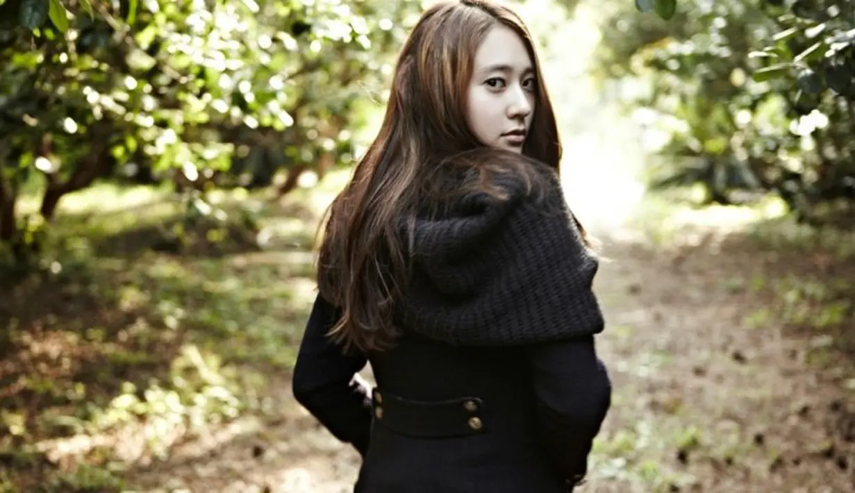 Belakangan ini, Krystal memang membintangi berbagai proyek dengan sukses. Saat Bride Of The Water God tayang, perhatian publik tertuju padanya. (Foto: Soompi.com)