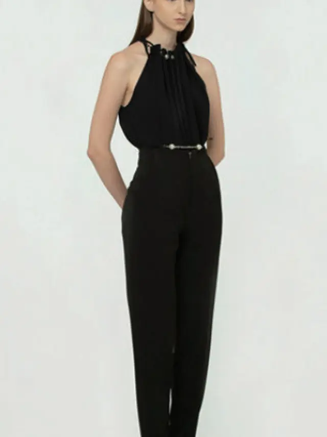 Melihat Perpaduan Apik Pakaian dan Perhiasan dalam Koleksi Selebrasi 10 Tahun Day and Night