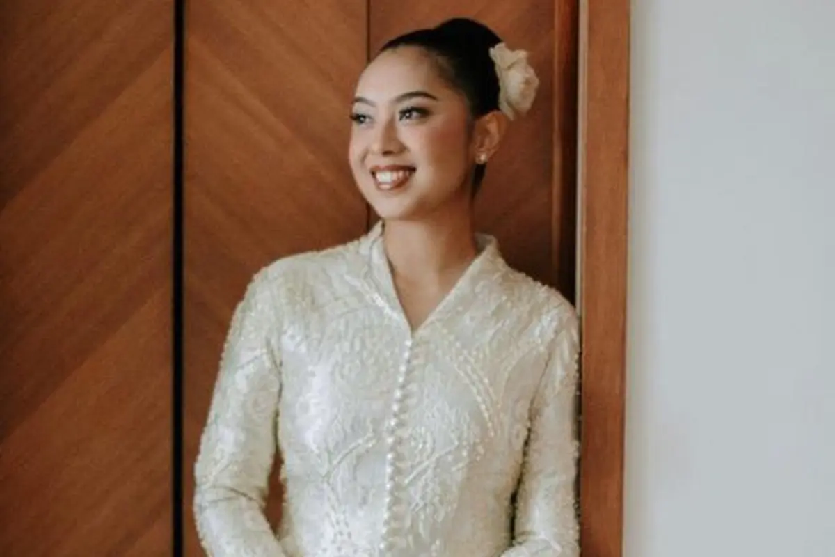 Putri Keempat Politikus Akbar Tandjung, Sekar Tandjung saat Tunangan